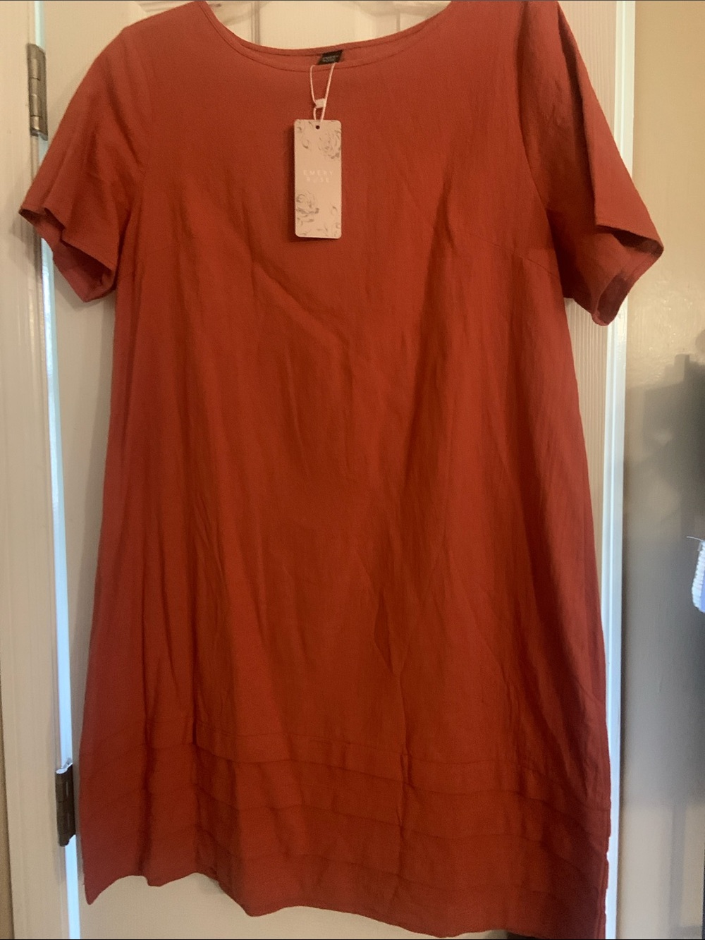 Women’s Short Sleeve Shift Dress in Rust